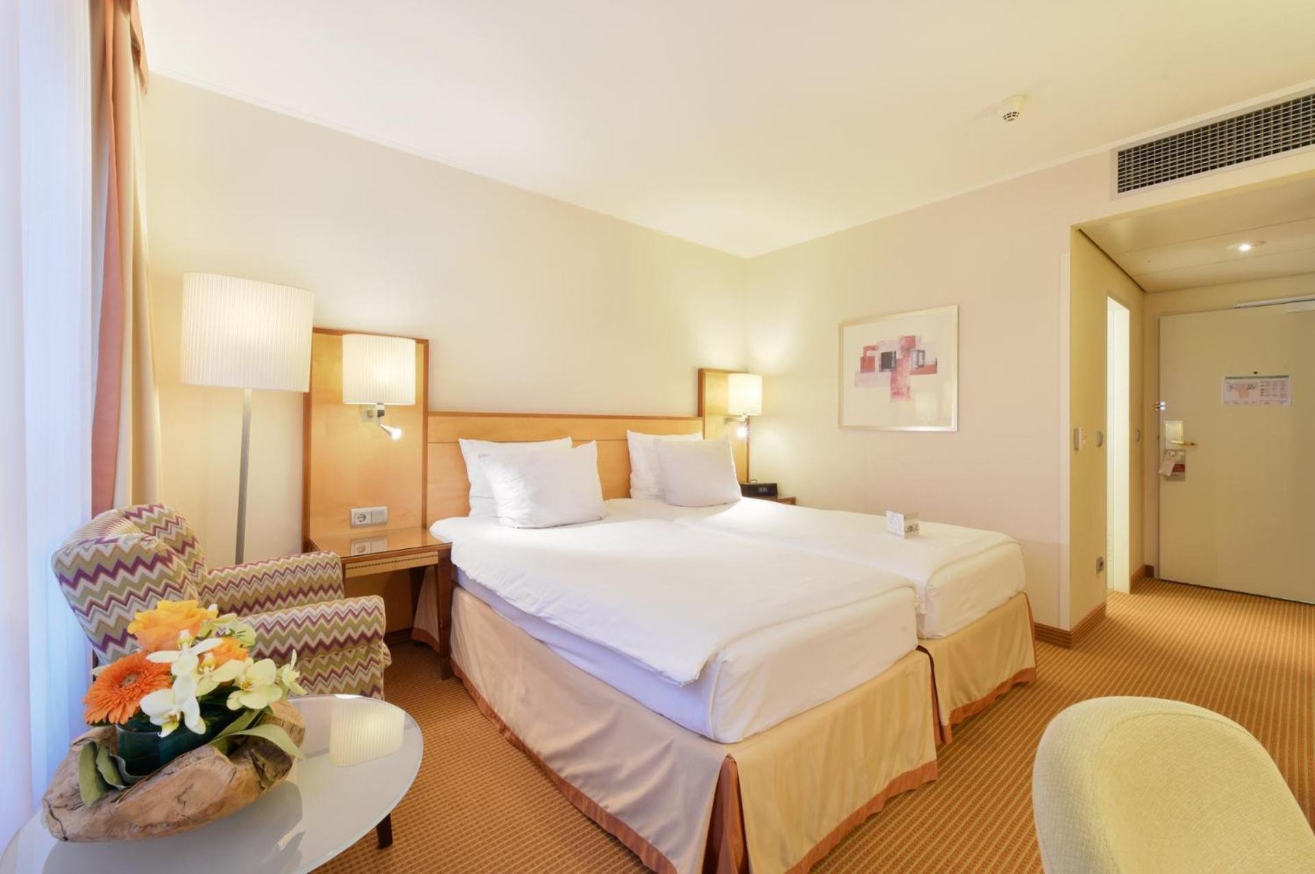 The Q Quadro City Hotel Karlsruhe Exterior photo